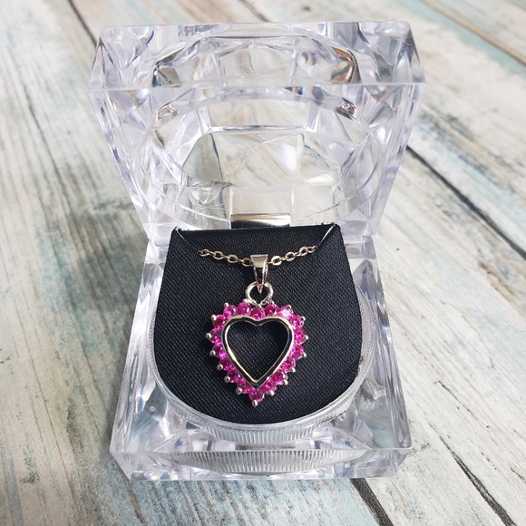 Jewelry - Pink Heart 💕Necklace!